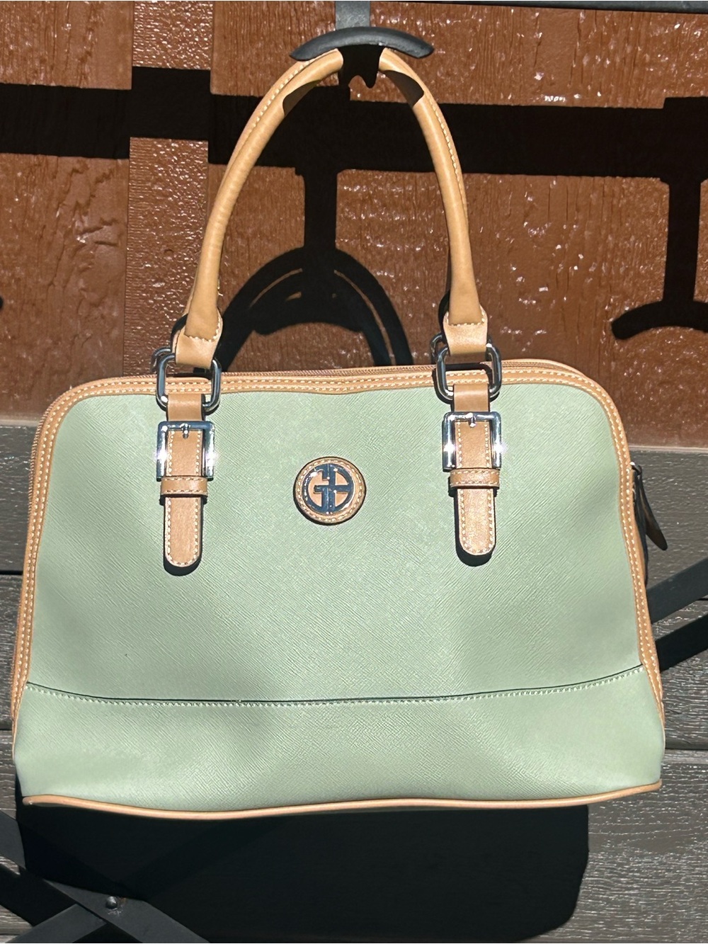Giani Bernini
Saffiano Dome Satchel